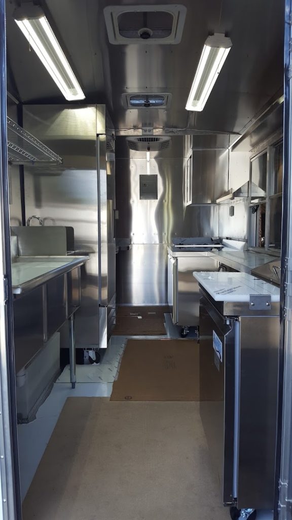 Auto Body Shops in Leola: Tacks Truck & Trailer