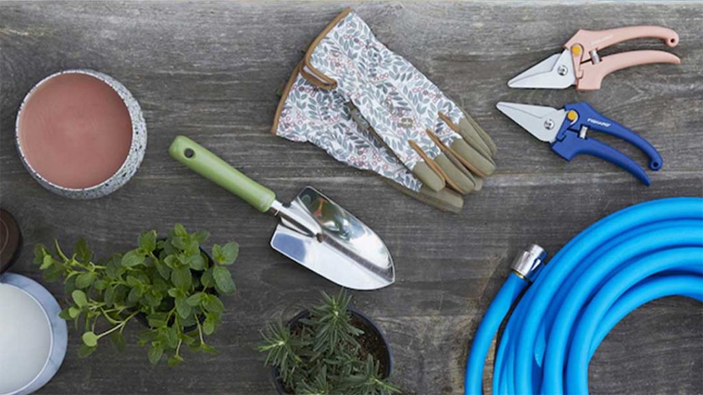 Landscapers in Lancaster: Walmart Patio & Garden Services