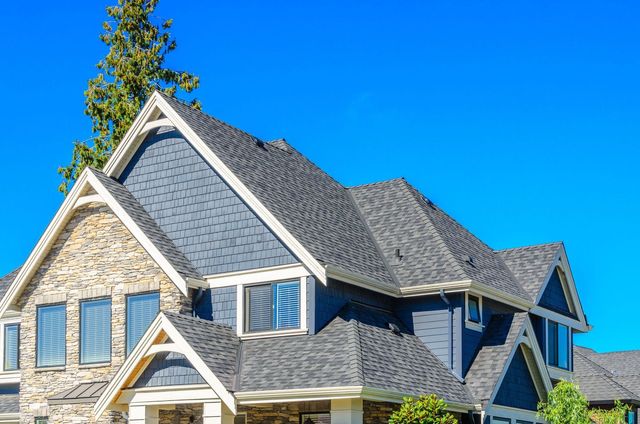Roofing Contractors in Narvon: Silverline Exteriors LLC