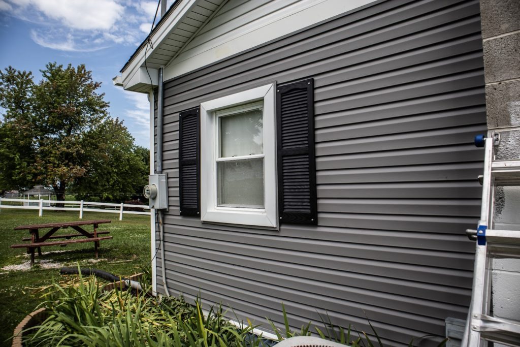 Roofing Contractors in Nottingham: American Siding & Roofing LLC