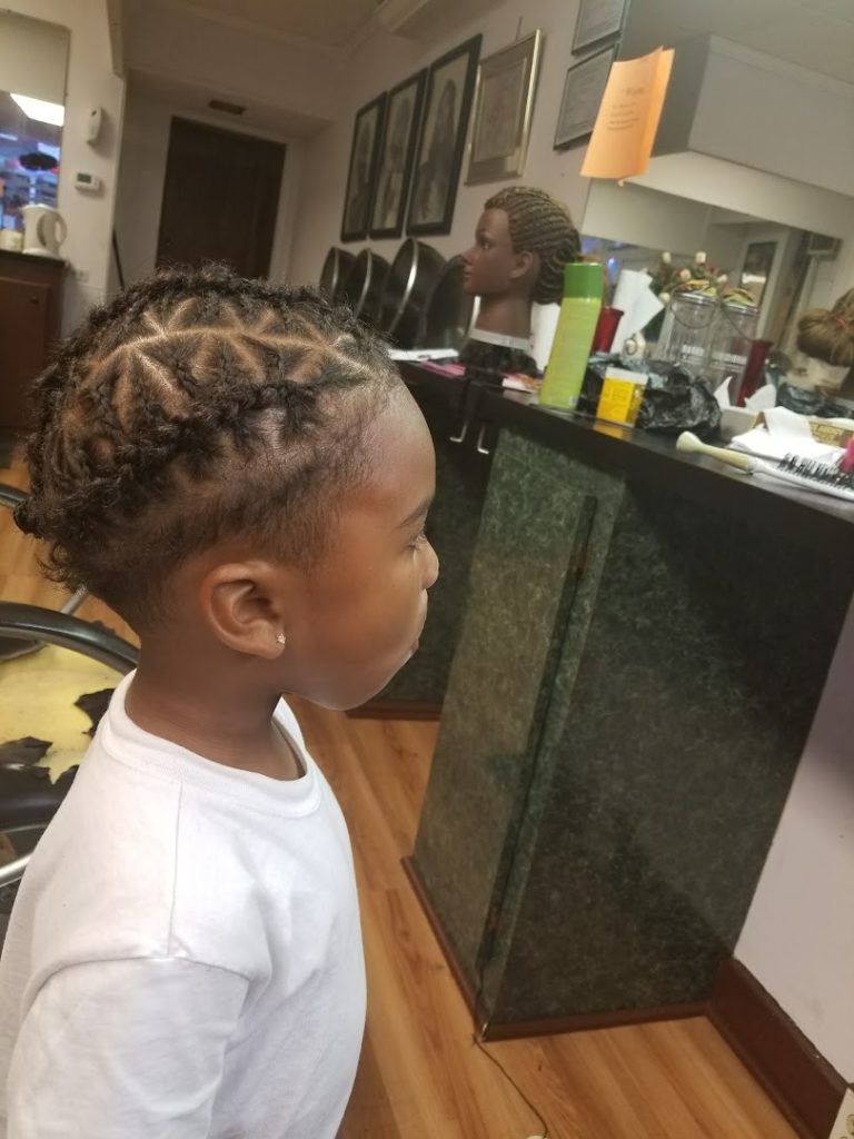 Salons in Lancaster: Goldfinger Beauty Salon