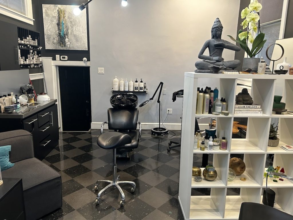 Salons in Lancaster: Viva La Vida