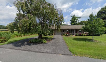 Salons in Salunga: 219 Studio