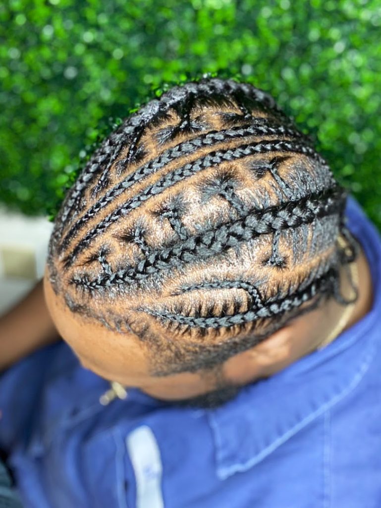 Salons in Smoketown: Royal Stylez Salon LLC