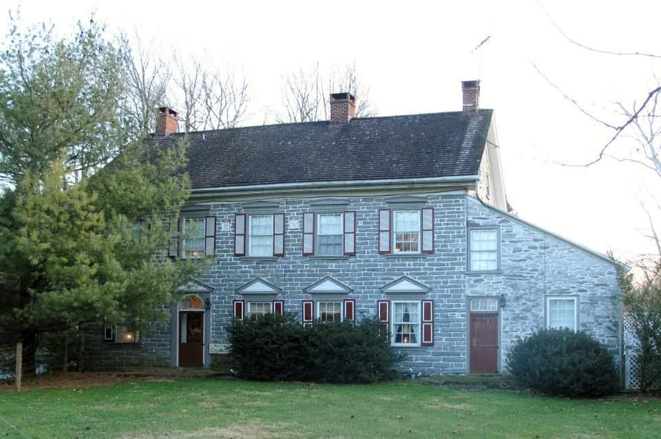 Creekside Inn: Paradise Hotels