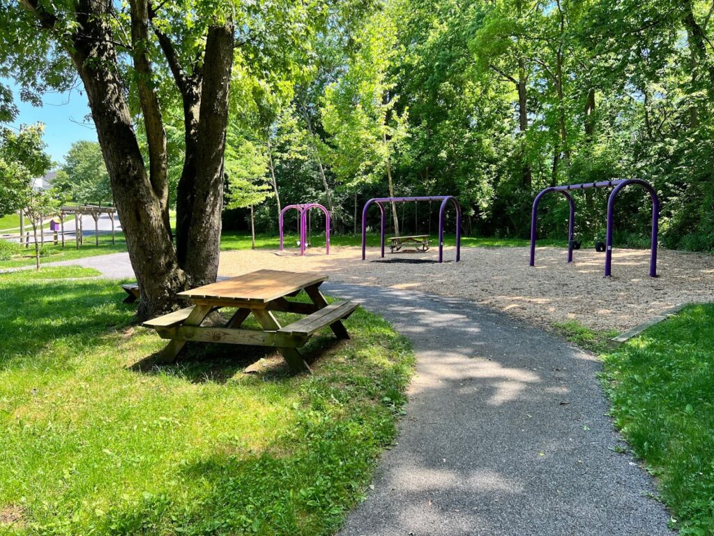 Holly Pointe Park: Lancaster Parks
