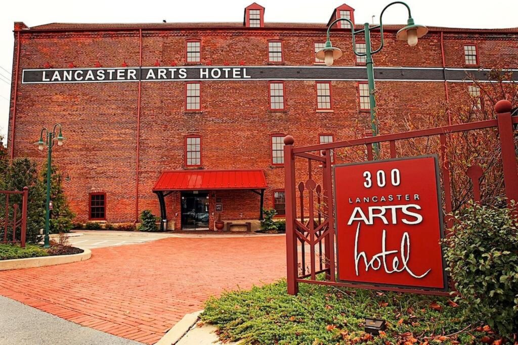 Lancaster Arts Hotel: Lancaster Hotels