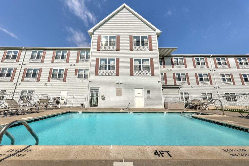 Lancaster Inn and Suites - Hotel in Manheim PA: Manheim Hotels