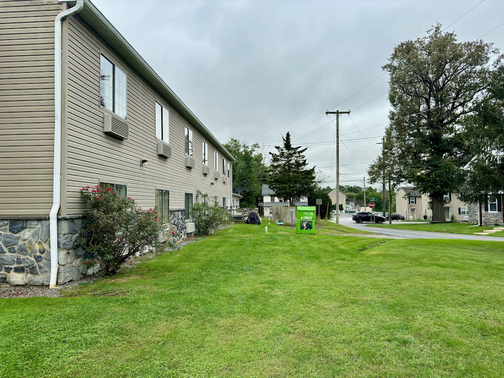 Passport Inn Paradise