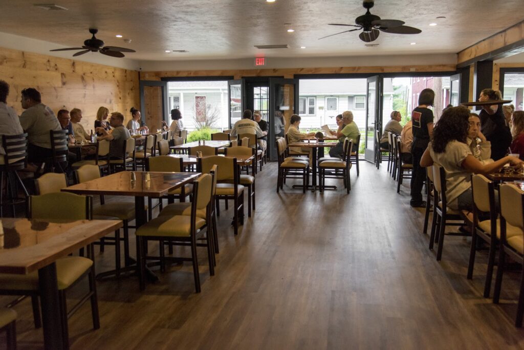 Square Mile Public House: Mountville Restaurants