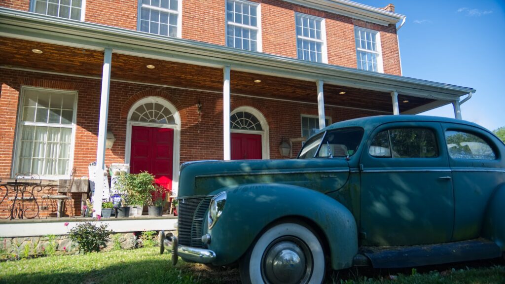 The Brick Tavern Farm Studio: Columbia Bed & Breakfasts